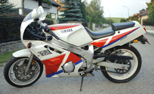 mot  5 Yamaha FZR500.jpg